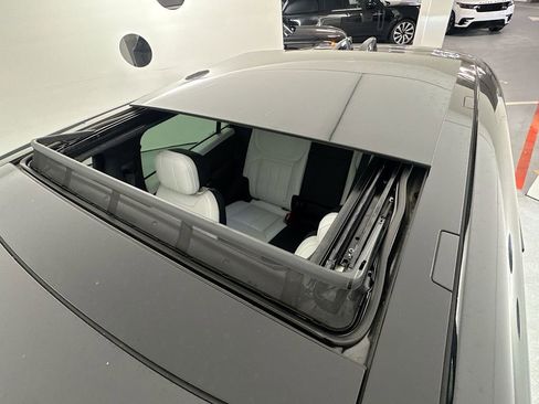 Used 2025 Land Rover Range Rover Sport Dynamic SE image 23