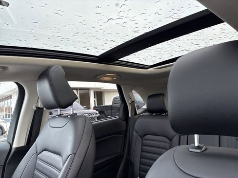 Used 2024 Ford Edge SEL w/ Convenience Package image 6