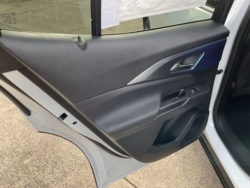 New 2026 Chevrolet Equinox EV LT image 23