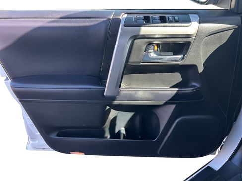 Used 2018 Toyota 4Runner SR5 image 17