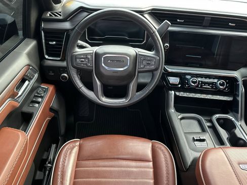 Used 2025 GMC Sierra 2500 Denali Ultimate w/ Snow Plow Prep/Camper Package image 15