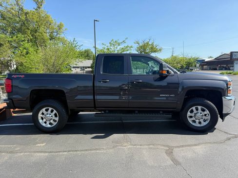 Used 2015 Chevrolet Silverado 2500 LT w/ LT Convenience Package AWD/4WD image 4