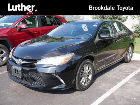 Used 2017 Toyota Camry SE FWD image 1