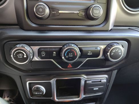 Used 2021 Jeep Wrangler Sport AWD/4WD image 24