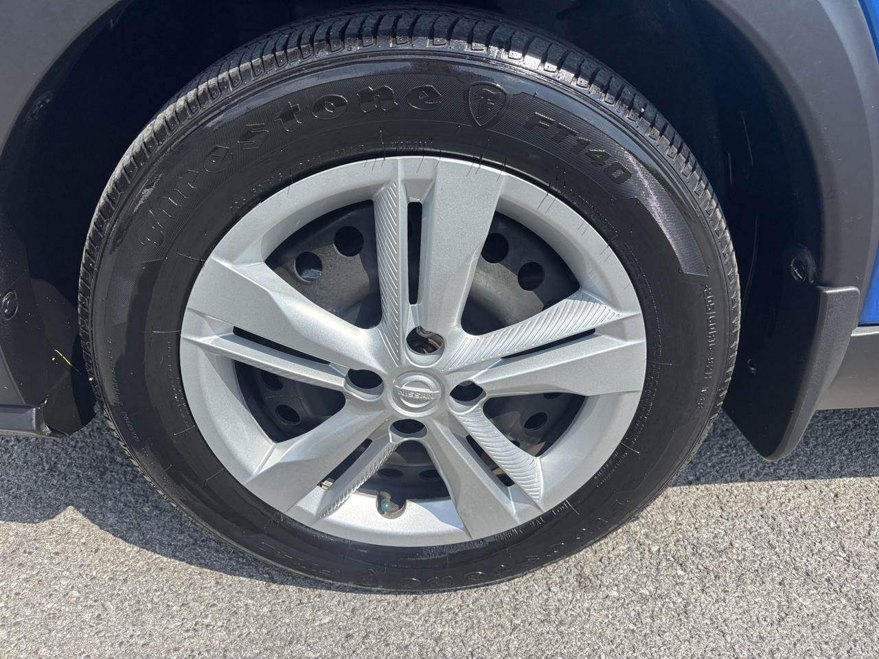 Used 2025 Nissan Kicks Play S FWD image 6