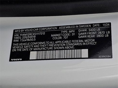 Certified 2025 Volvo XC60 B5 Plus image 25