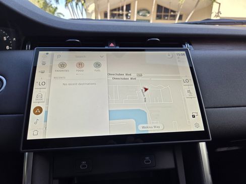 New 2025 Land Rover Discovery Sport S image 19