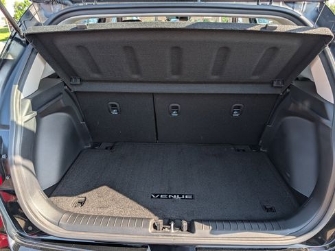 Certified 2026 Hyundai Venue SEL FWD image 18
