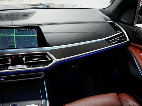 Used 2022 BMW X7 M50i w/ Dynamic Handling Package image 14