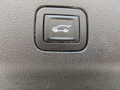 Used 2024 GMC Yukon XL Denali Ultimate image 13