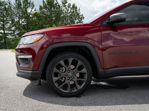 Used 2021 Jeep Compass Latitude w/ Sun and Sound Group FWD image 4