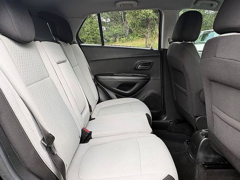 Used 2022 Chevrolet Trax LS w/ Tint and Cruise Package FWD image 11