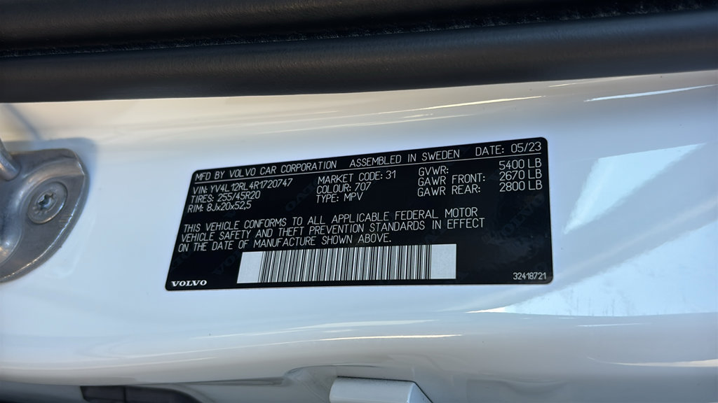 Certified 2024 Volvo XC60 B5 Plus w/ Protection Package Premier AWD/4WD image 33