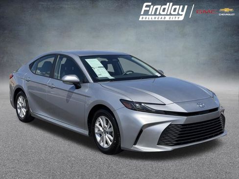 Used 2025 Toyota Camry LE image 1