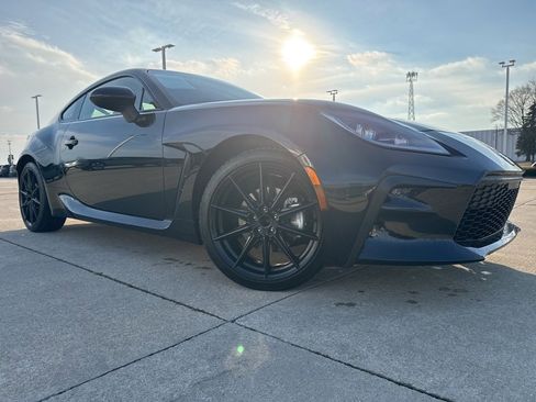 Certified 2024 Toyota GR86 Premium image 2