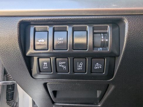 Used 2015 Subaru Legacy 2.5i Premium AWD/4WD image 17