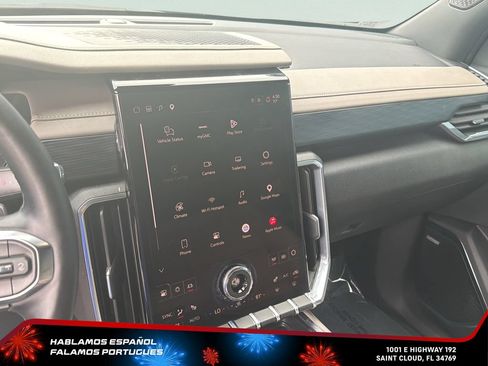 Certified 2026 GMC Acadia Elevation w/ Elevation Premium Package FWD image 18