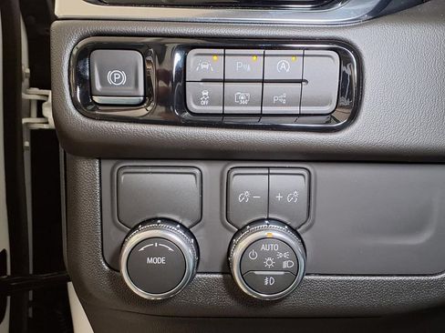 New 2026 GMC Yukon Denali w/ LPO, Floor Liner Package RWD image 17