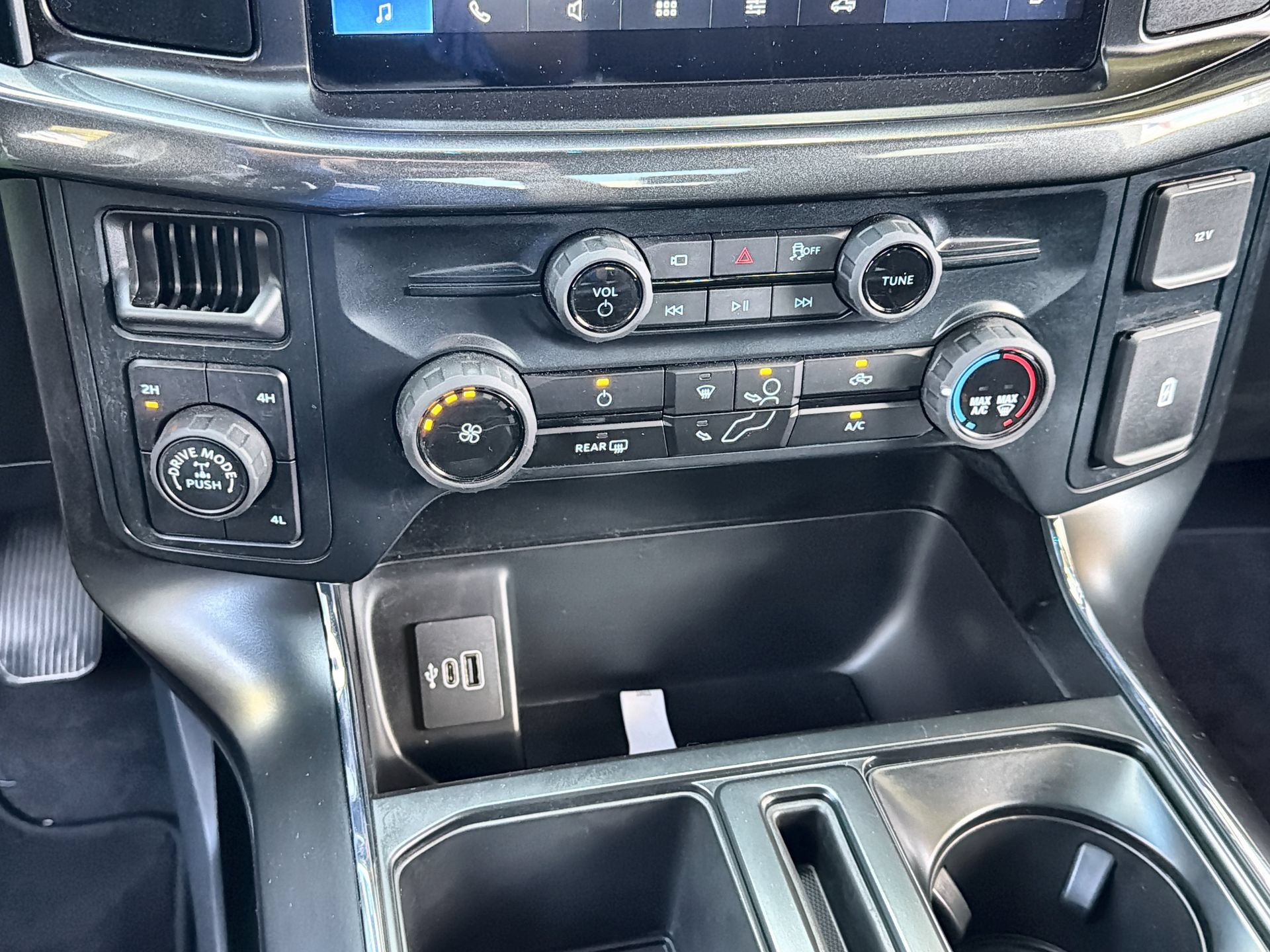Certified 2025 Ford F150 STX w/ STX Black Appearance Package AWD/4WD image 18
