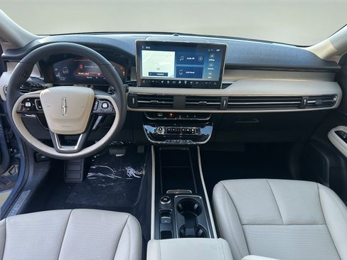 New 2026 Lincoln Corsair Premiere image 11