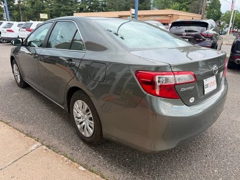 Used 2012 Toyota Camry LE FWD image 5