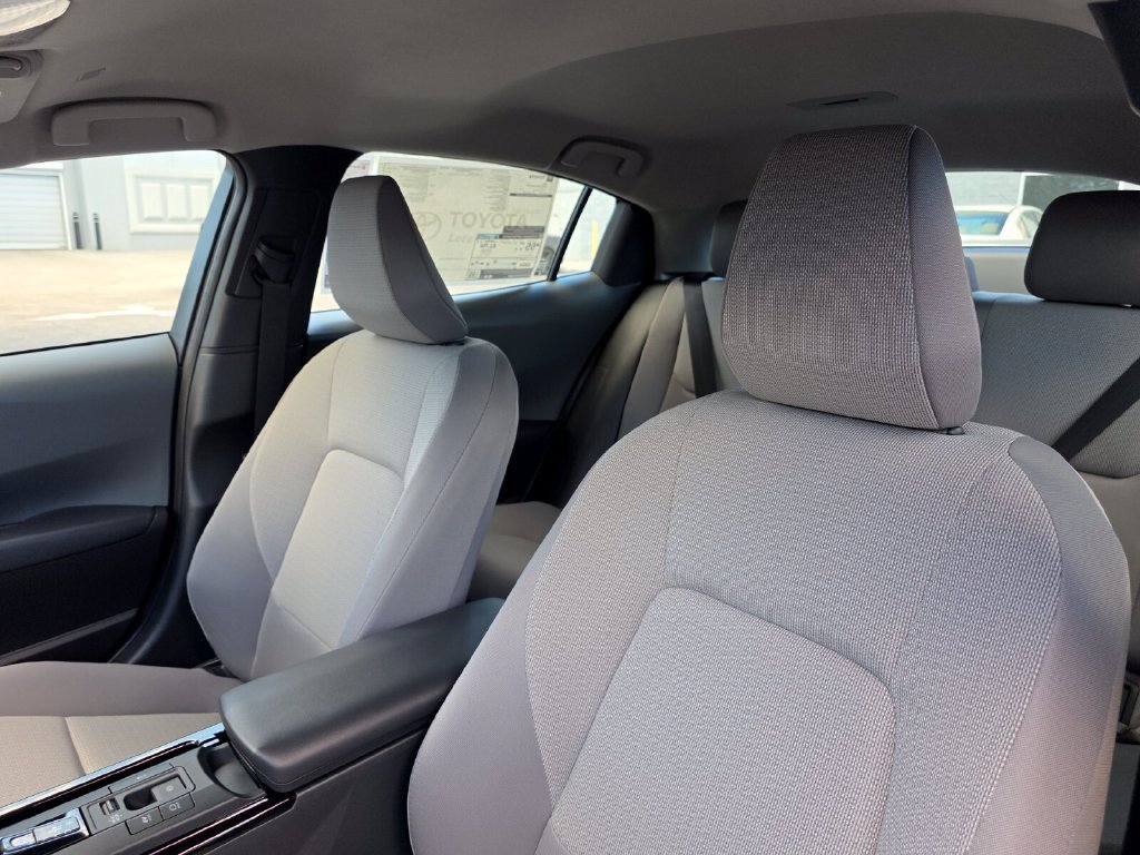 New 2027 Toyota Prius LE FWD image 23