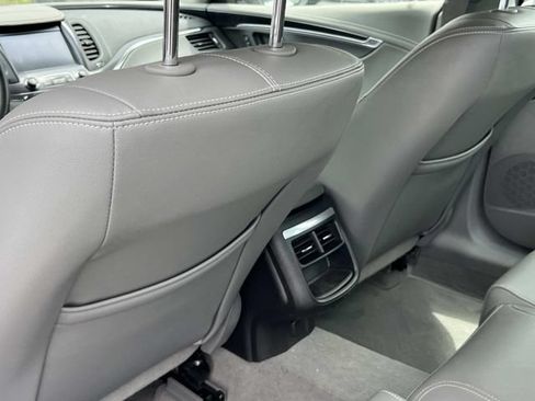 Used 2014 Chevrolet Impala LT w/ Convenience Package FWD image 18