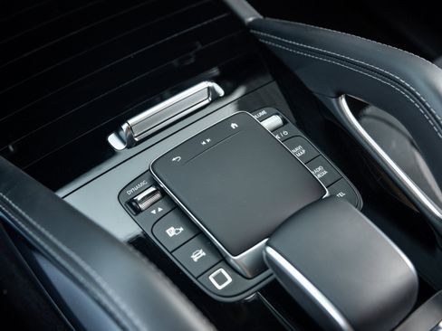 Used 2025 Mercedes-Benz GLS 63 AMG 4MATIC image 25