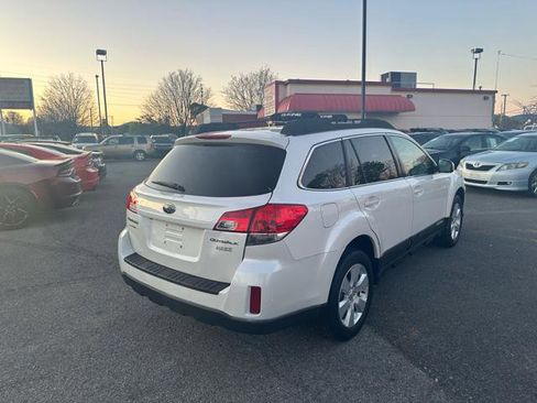 Used 2011 Subaru Outback 2.5i Premium image 5