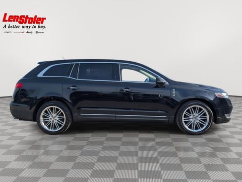 Used 2019 Lincoln MKT Reserve image 6