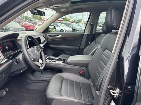 Certified 2025 Volkswagen Atlas SEL AWD/4WD image 11