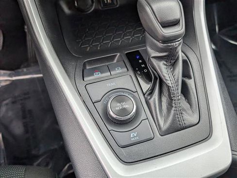 Used 2025 Toyota RAV4 LE image 12