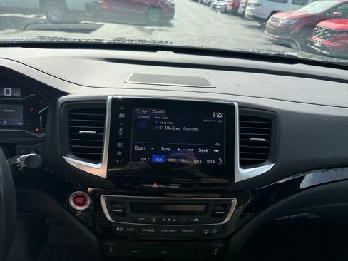 Used 2016 Honda Pilot Touring image 9