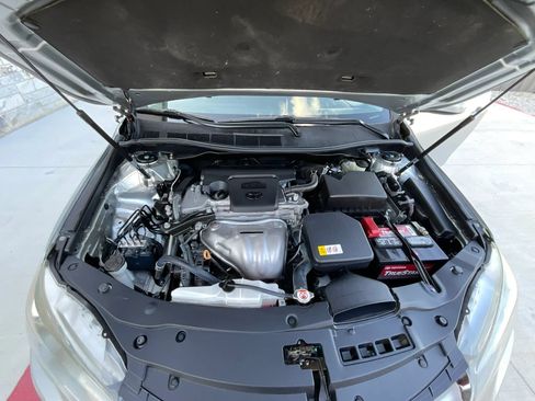 Used 2017 Toyota Camry SE FWD image 30