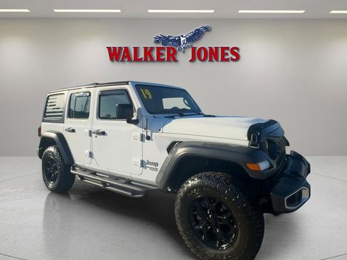 Used 2019 Jeep Wrangler Unlimited Sport image 1