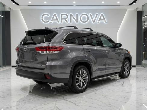Used 2018 Toyota Highlander XLE AWD/4WD image 8