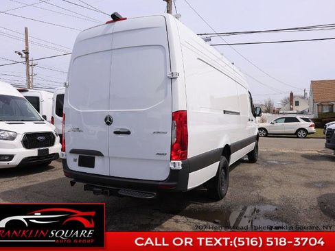 Used 2024 Mercedes-Benz Sprinter 2500 image 5