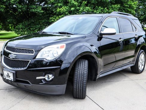 Used 2015 Chevrolet Equinox LT w/ Chrome Appearance Package FWD image 3