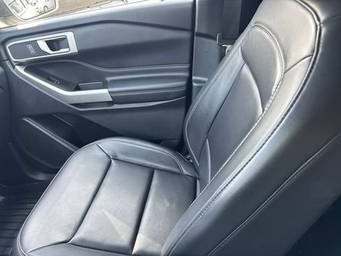 Used 2021 Ford Explorer XLT w/ Equipment Group 202A AWD/4WD image 12