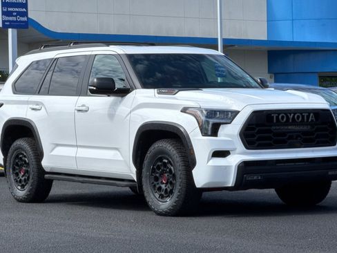 Used 2024 Toyota Sequoia TRD Pro AWD/4WD image 7