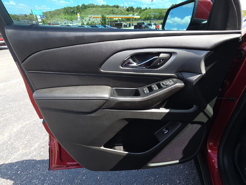 Used 2023 Chevrolet Traverse LT w/ LPO, Floor Liner Package AWD/4WD image 12
