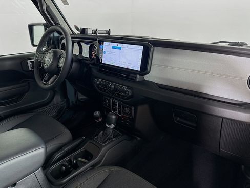 Used 2025 Jeep Wrangler Unlimited Sport AWD/4WD image 34
