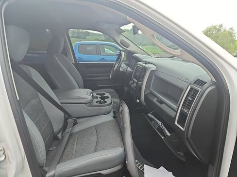 Used 2019 RAM 1500 Express w/ Wheel & Sound Group AWD/4WD image 4
