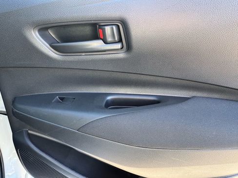 Used 2025 Toyota Corolla LE w/ Convenience Package image 20