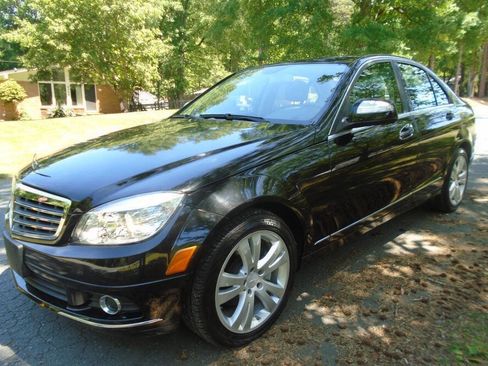 Used 2009 Mercedes-Benz C 300 Sedan image 1