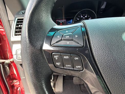Used 2016 Ford Explorer XLT w/ Equipment Group 202A AWD/4WD image 30