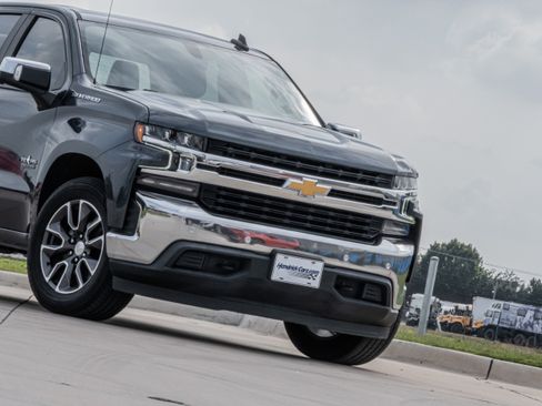 Used 2020 Chevrolet Silverado 1500 LT w/ Texas Edition image 5