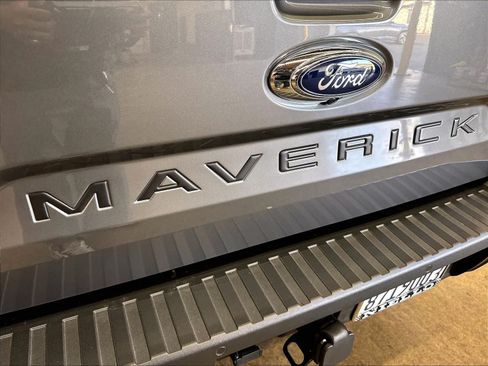 Used 2024 Ford Maverick Lariat FWD image 11