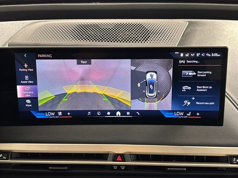 Certified 2024 BMW iX xDrive50 w/ Premium Package AWD/4WD image 24