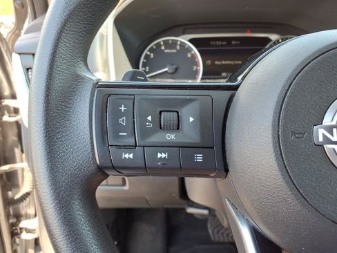 Used 2023 Nissan Rogue SV AWD/4WD image 13